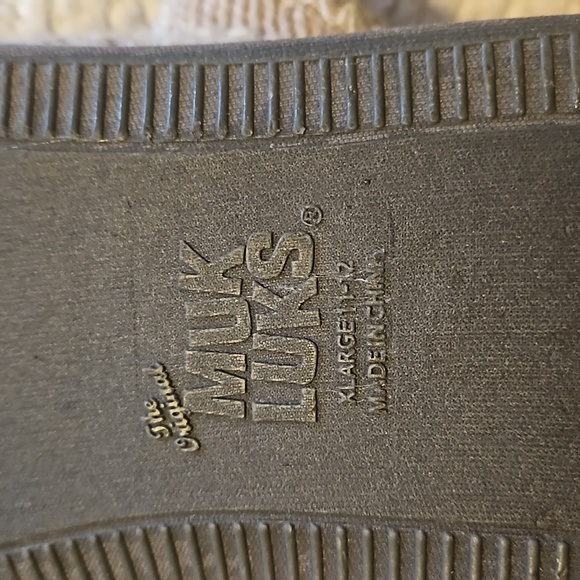 Slippers - Picture 2 of 2